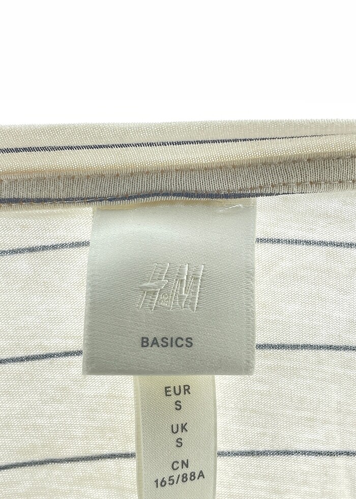 H&M T-shirt %70 İndirimli. - Görsel 4