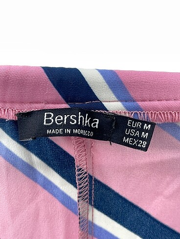m Beden çeşitli Renk Bershka Düz Kesim %70 İndirimli.