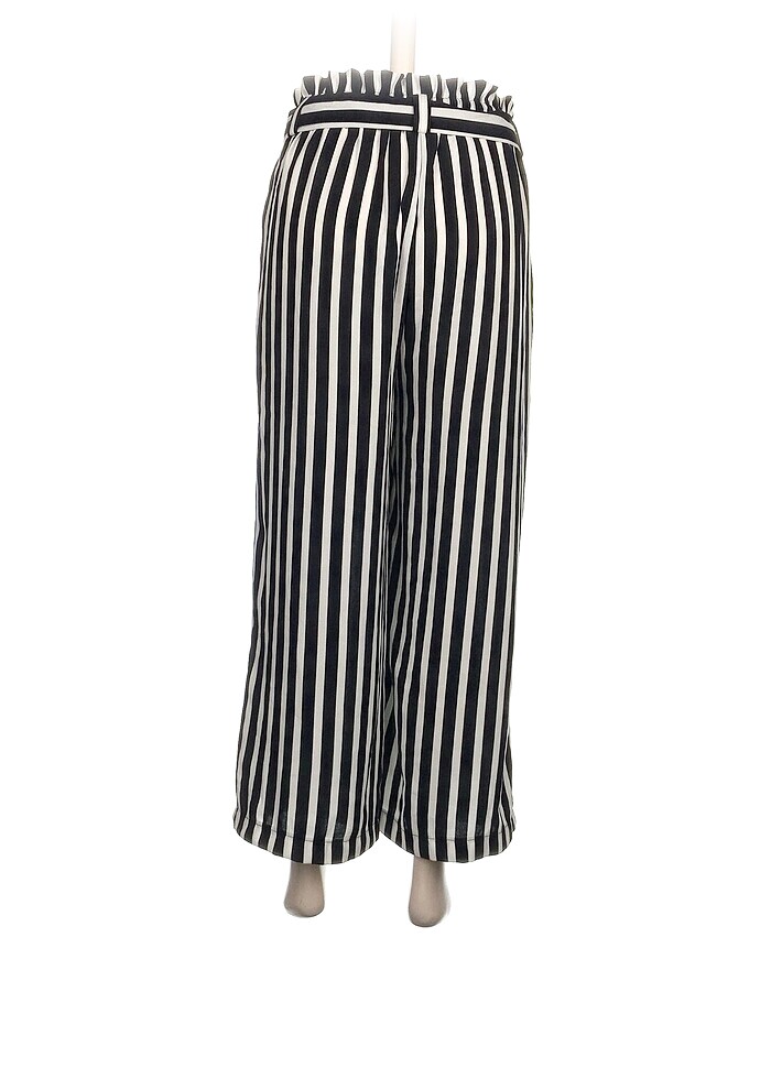 Stradivarius Düz Kesim %70 İndirimli. - Görsel 3