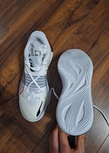 Orijinal Beyaz Gri Puma Basketbol Ayakkabısı Velcro 40.5 - Görsel 2