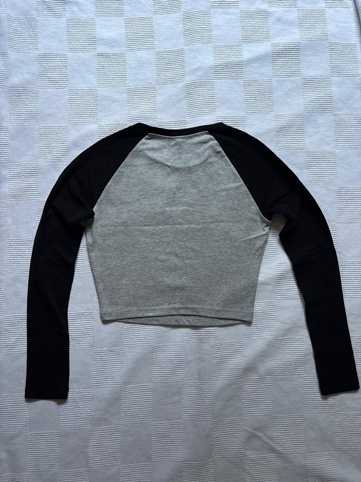 Gri Siyah Fitted Crop Bluz - Görsel 3