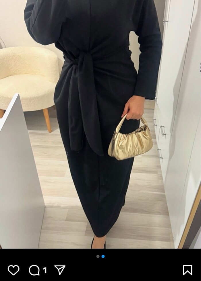 Siyah belden bağlamalı tesettür elbise - Görsel 2