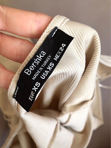 xs Beden bershka elbise