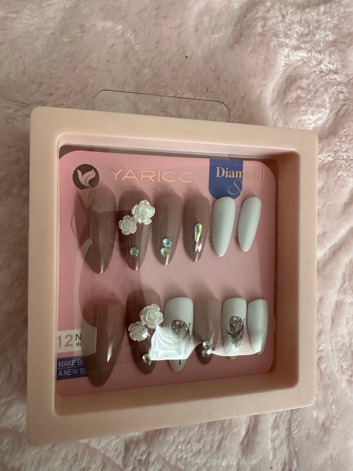 Takma tırnak içinde yapıştırmalı yapıştırıcısı mevcut - Görsel 3