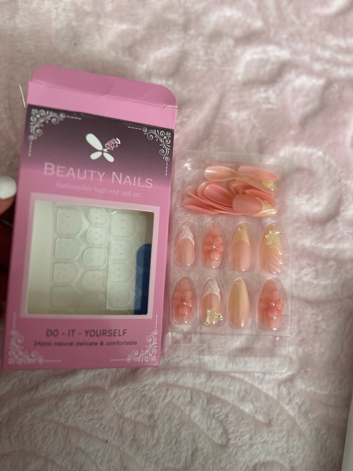 24 parça takma tırnak seti içinde kağıt yapıştırıcısı ve törpülü - Görsel 3