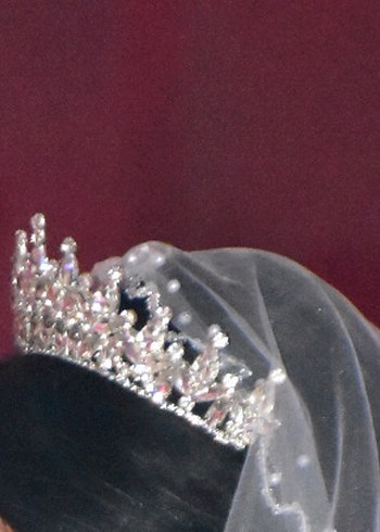 Beyaz Işıltılı Gelin Tacı ve Küpe Seti - Görsel 4