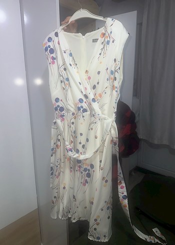 Bohem Tarz V Yaka Midi Elbise renkli kuşaklı - Görsel 4