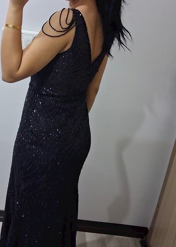 Siyah İşlemeli Uzun V Yaka Abiye Elbise - Görsel 4