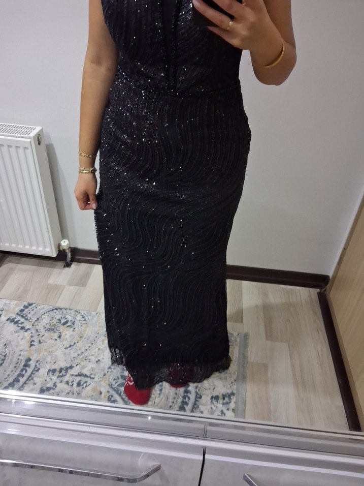 Siyah İşlemeli Uzun V Yaka Abiye Elbise - Görsel 2