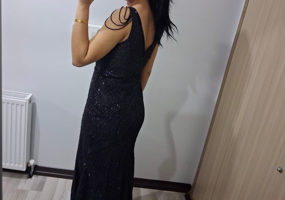 Siyah İşlemeli Uzun V Yaka Abiye Elbise - Görsel 4