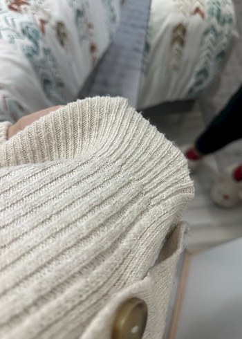 Düğmeli V Yaka Bej Midi kışlık hırka - Görsel 3