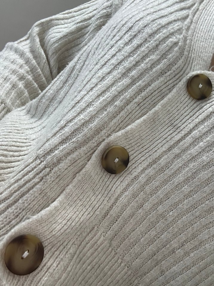 Düğmeli V Yaka Bej Midi kışlık hırka - Görsel 5