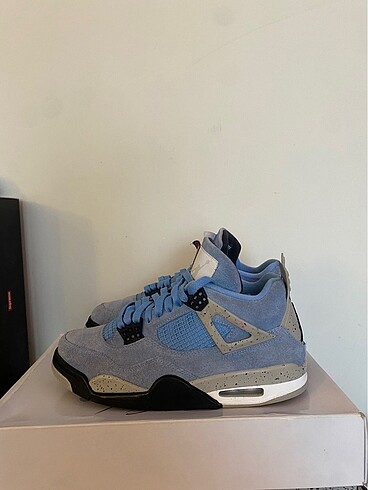 Nike Air Jordan 4 Retro University Blue