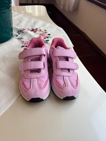 Adidas çocuk ayakkabısı
