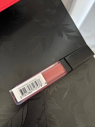 Beden pembe Renk Note Mattemoist Lipgloss Mat Likit Ruj 402 Mat Kiss