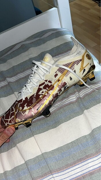 Çok temiz bir kere giyildi nike mercurial