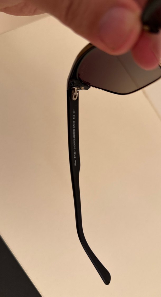 Tom Ford TF367 Klasik Şıklıkta Siyah Gözlüğü - Görsel 3