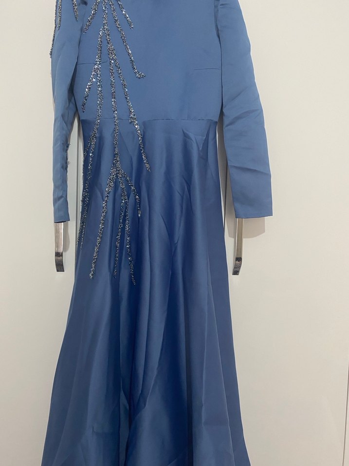 Mavi Uzun Kollu Yüksek Yakalı Abiye Elbise - Görsel 4