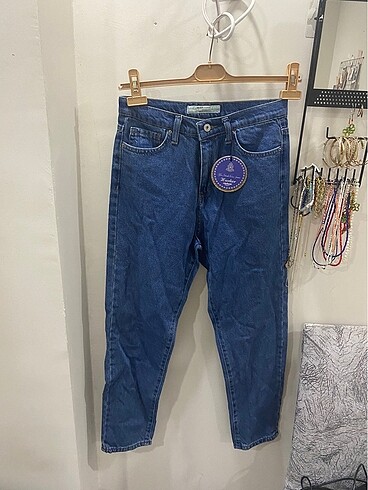 Mom Jeans
