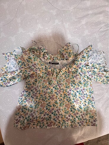 Zara bluz xs- s bedene uygun