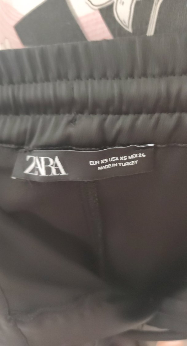 Kadın Siyah Saten Mini Şort Kemerli - Görsel 3