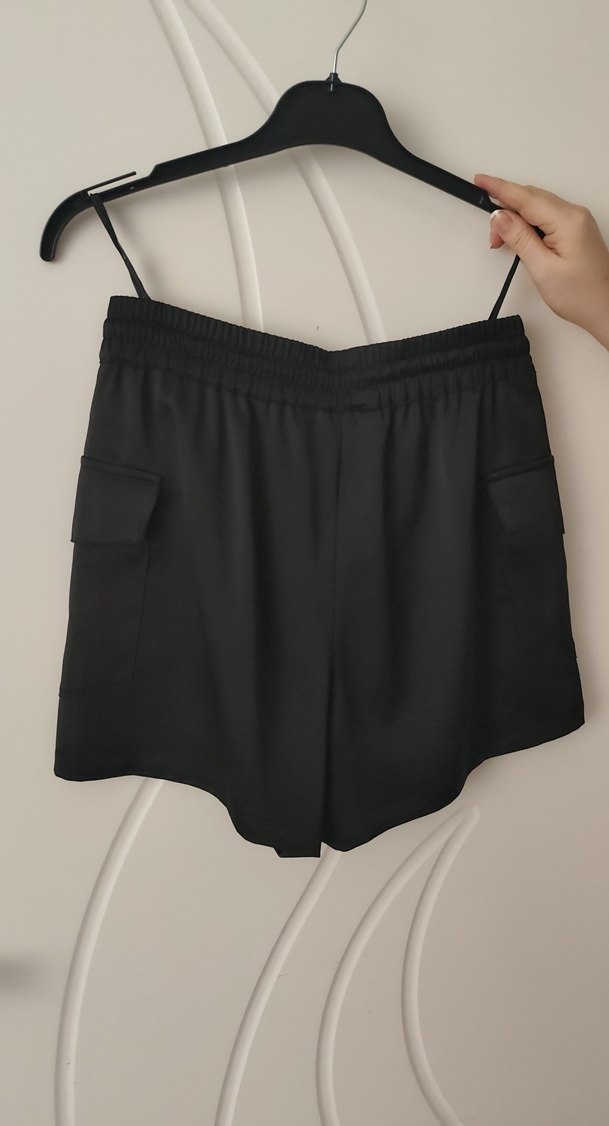 Kadın Siyah Saten Mini Şort Kemerli - Görsel 2