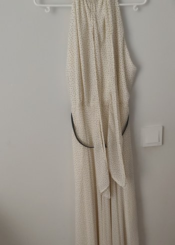 Beyaz Puantiyeli Midi Askılı Elbise - Görsel 7