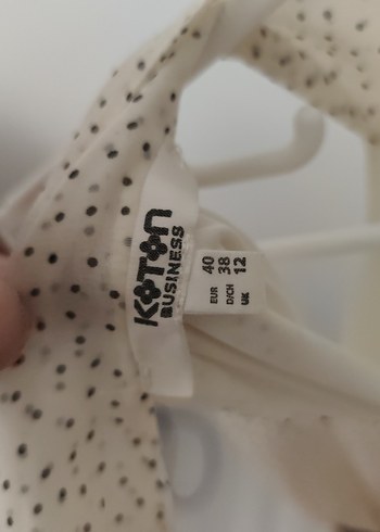 Beyaz Puantiyeli Midi Askılı Elbise - Görsel 5