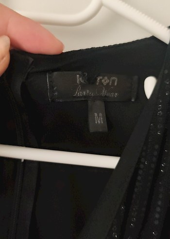 Siyah Piliseli V Yaka Midi Elbise - Görsel 3