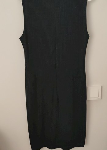 Siyah Piliseli V Yaka Midi Elbise - Görsel 2