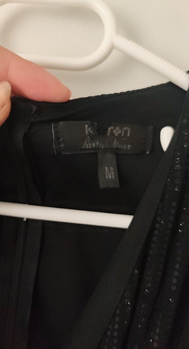 Siyah Piliseli V Yaka Midi Elbise - Görsel 3