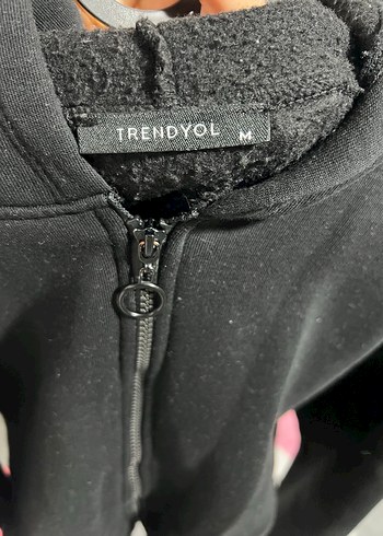 Trendyol & Milla Fermuarlı Yüksek Yakalı Siyah Kadın Crop Sweatshirt Hırka
