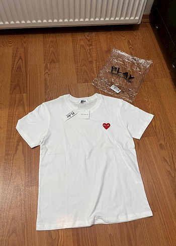cdg tshirt