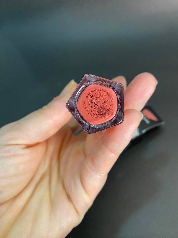 Fenty Beauty Parlak Bej Dudak Parlatıcısı -  Fenty Glow02 - Görsel 5