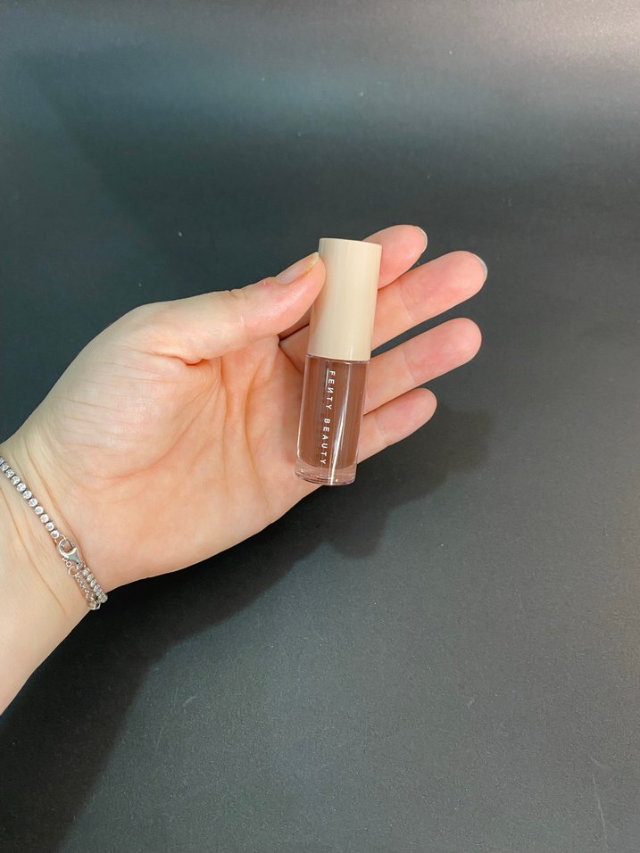 Fenty Beauty Gloss Bomb Lip Gloss 2 ml - hot chocolıt - Görsel 4