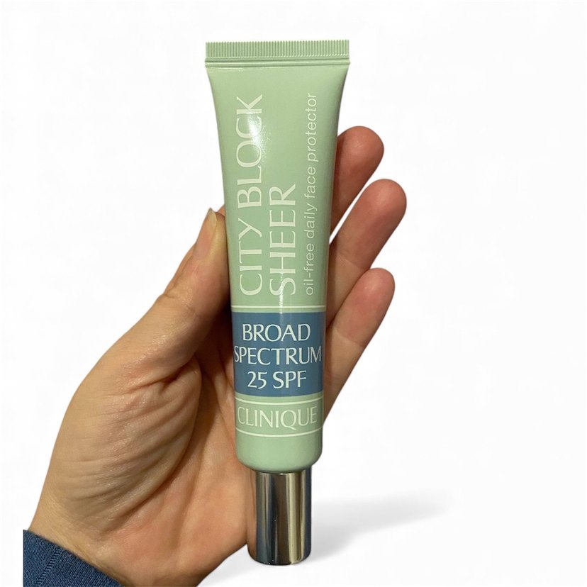 Clinique City Block Sheer SPF 25 Güneş Koruyucu - Görsel 2