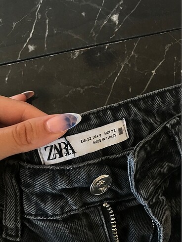 Siyah jeans
