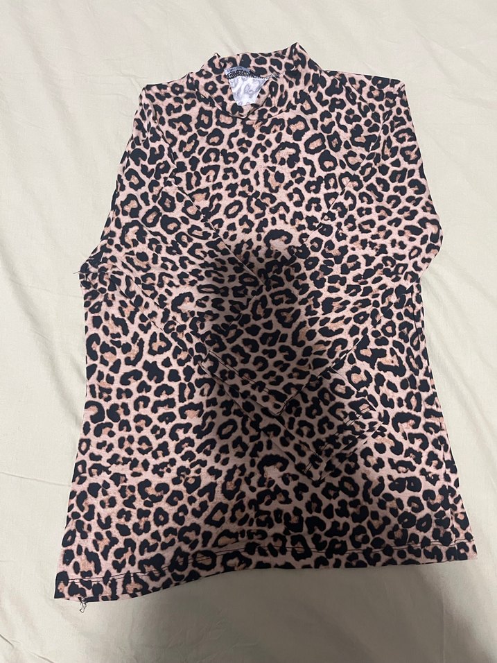 Düğmeli Leopar Desenli Uzun Kollu Bluz - Görsel 3