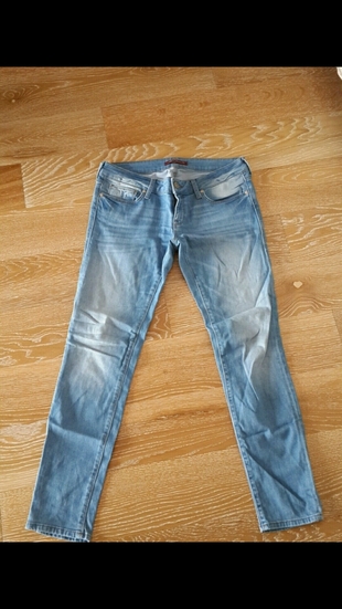 Mavi Mavi Jeans Lindy modeli 