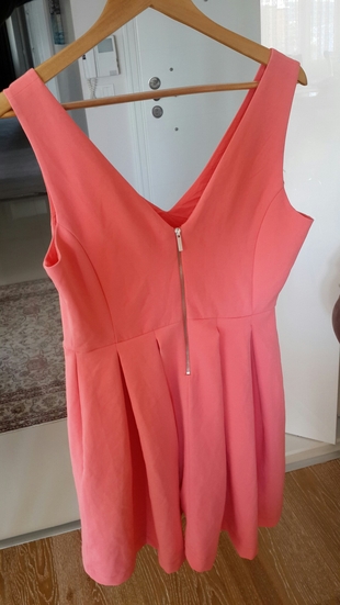 Markasız Ürün pimkie marka mercan rengi kisa pileli elbise