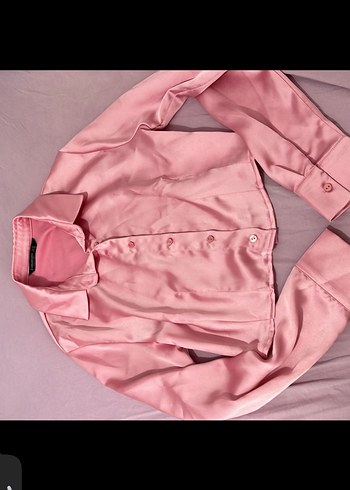 Pembe Düğmeli Saten Gömlek