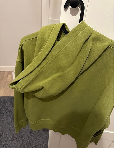Zara Zara yeşil kapüşonlu sweatshirt