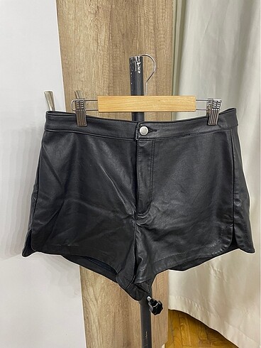 H&M deri şort