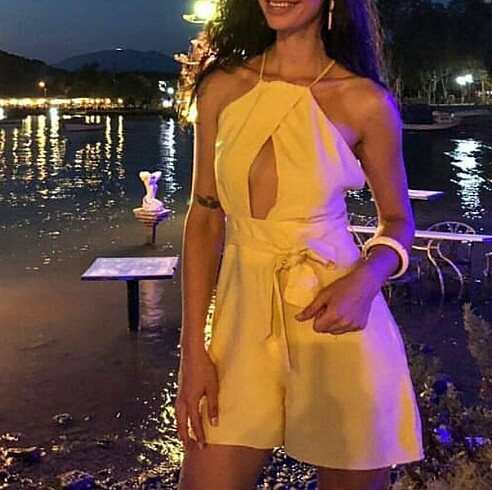 Dekolteli tulum