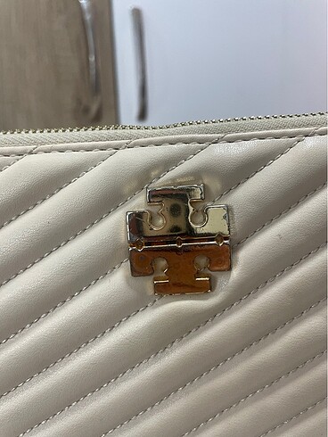 Tory Burch Krem clutch çanta