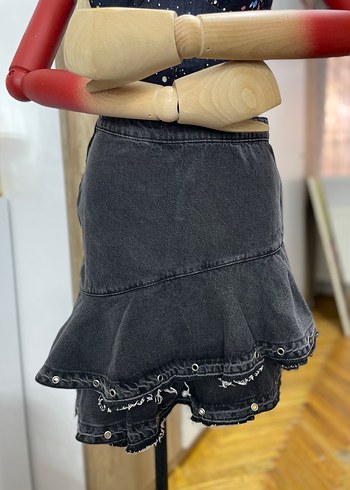 Gri Nakışlı Fırfırlı Kot Mini Etek