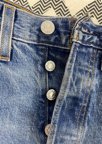 27 Beden mavi Renk Levis Düğmeli Mini Mavi Kadın Denim Şort