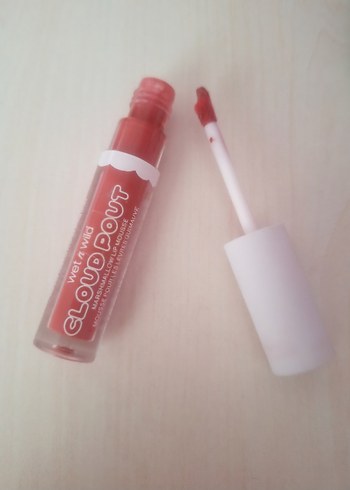 Wet n wild Wet n Wild Cloud Pout Pastel Ruj