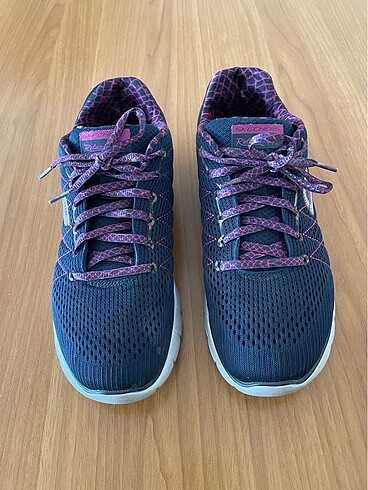 Skechers spor ayakabı