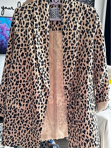 Leopar desenli Saten ceket